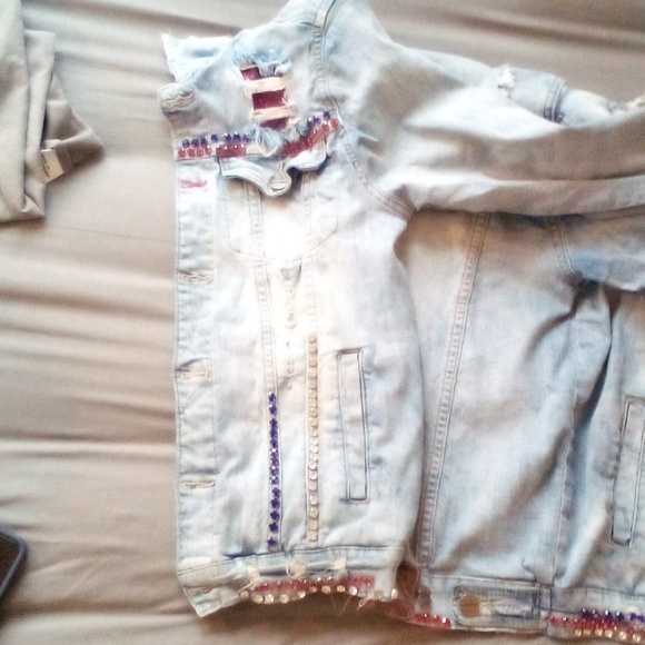 Jean jacket - Picture 3 of 3